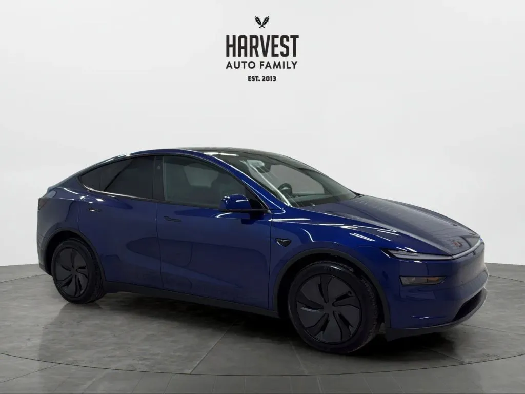 Tesla Model Y photo 9