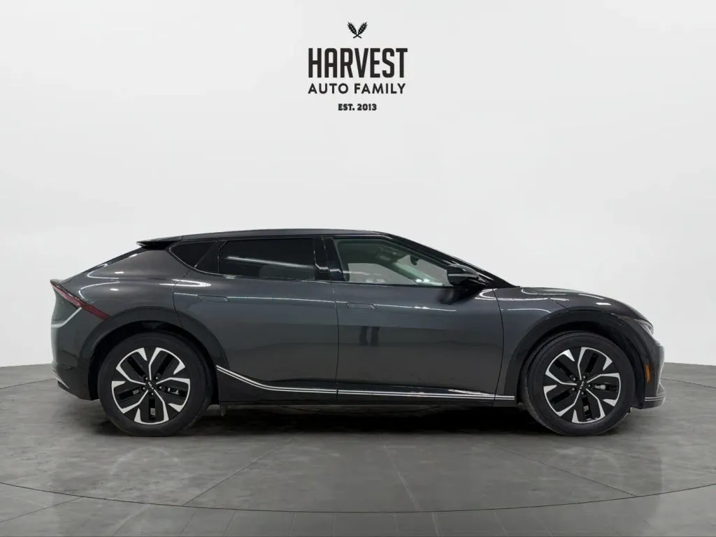 Kia EV6 photo 8