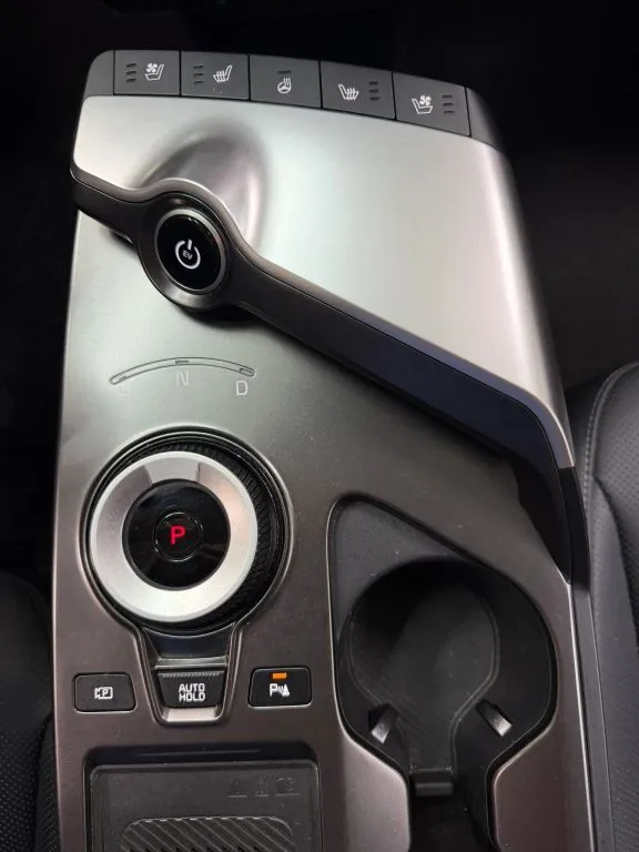 Kia EV6 photo 28