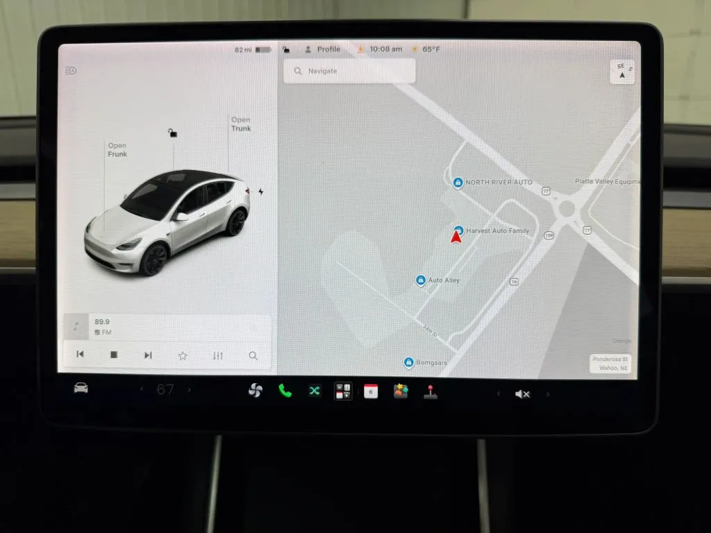 Tesla Model Y photo 23