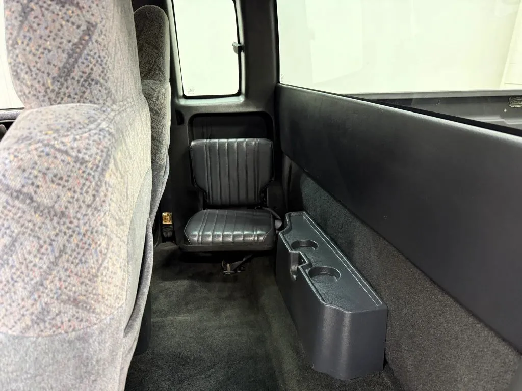 GMC Sonoma photo 16