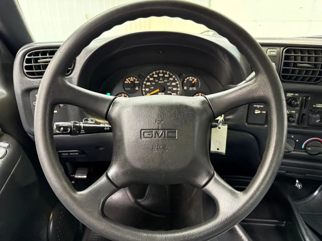 GMC Sonoma photo 17
