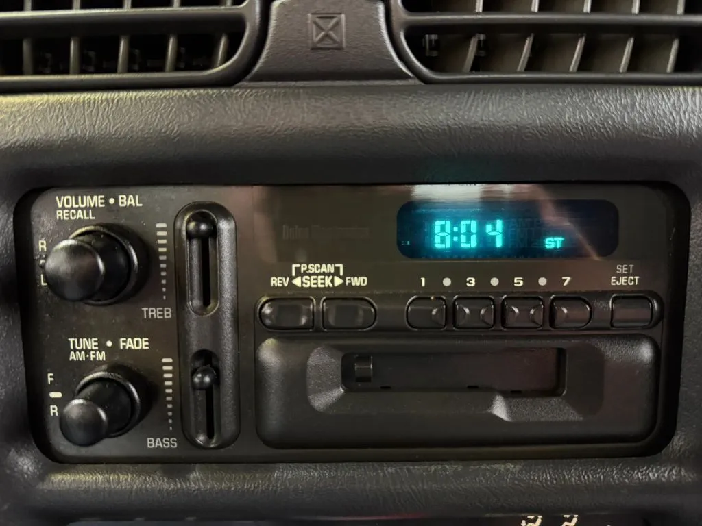 GMC Sonoma photo 20