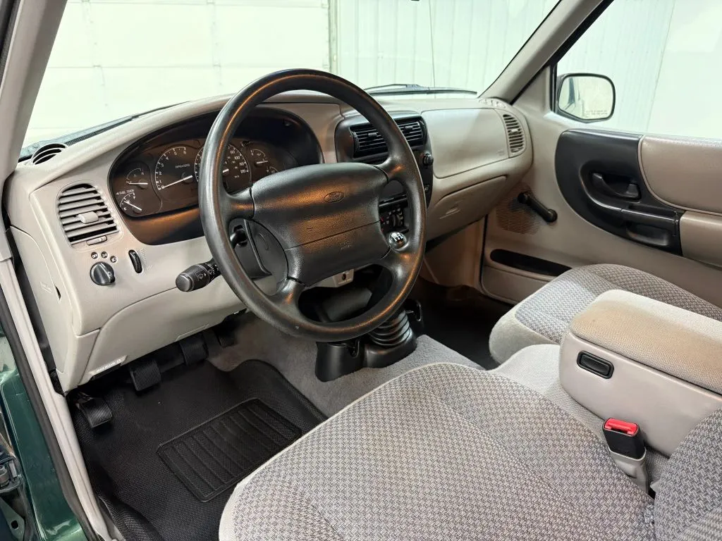 Ford Ranger photo 12