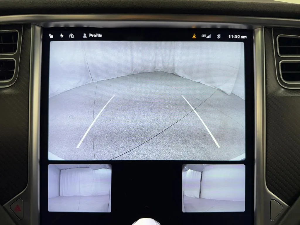 Tesla Model X photo 27