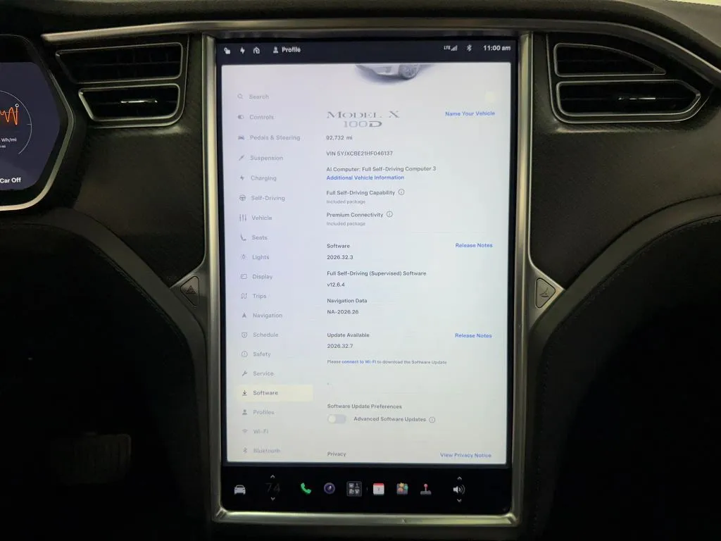 Tesla Model X photo 24