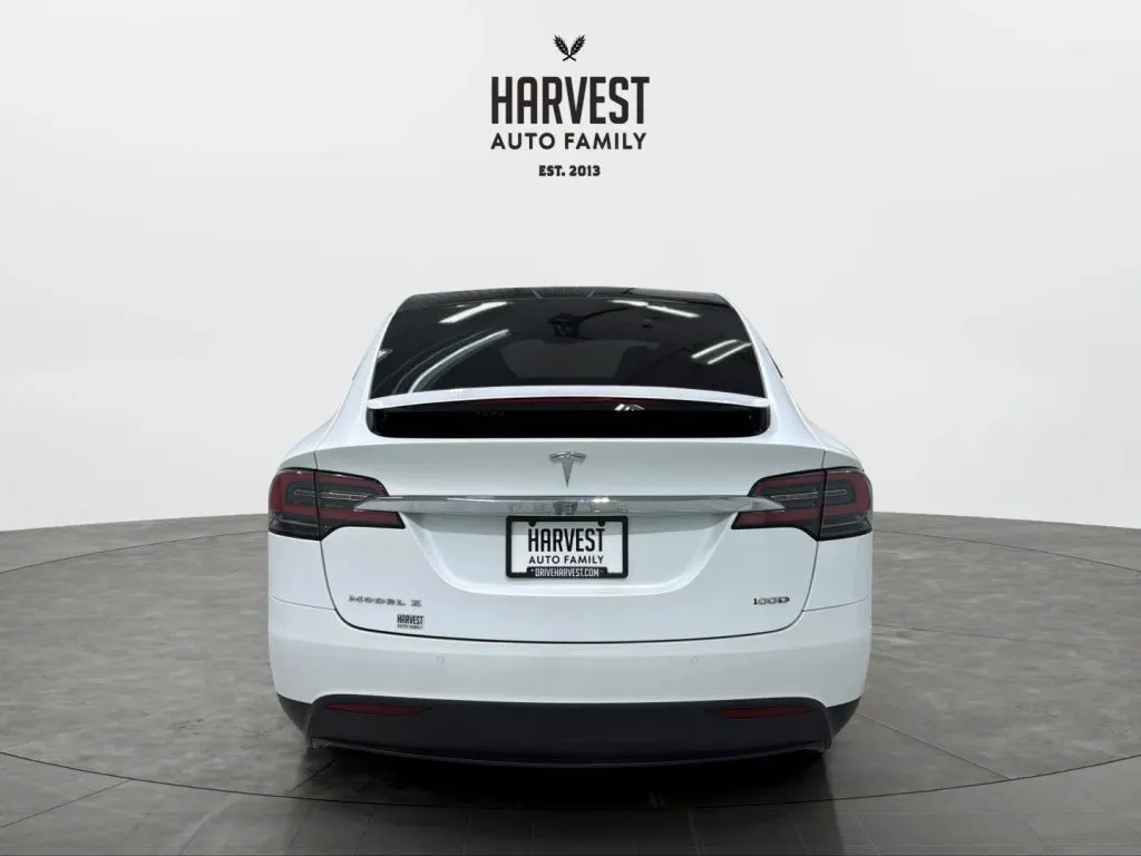 Tesla Model X photo 5