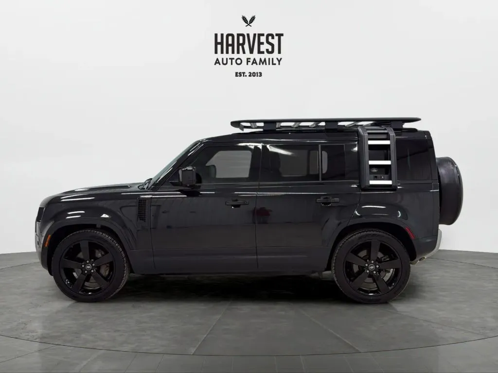 Land Rover Defender photo 2