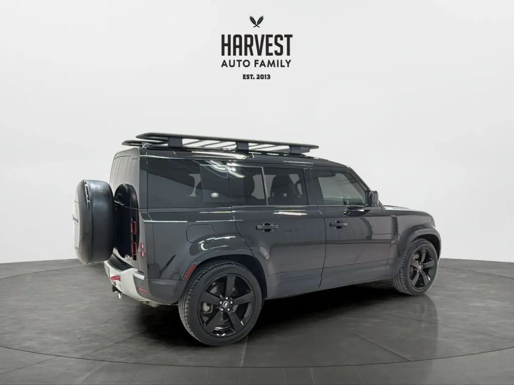 Land Rover Defender photo 7
