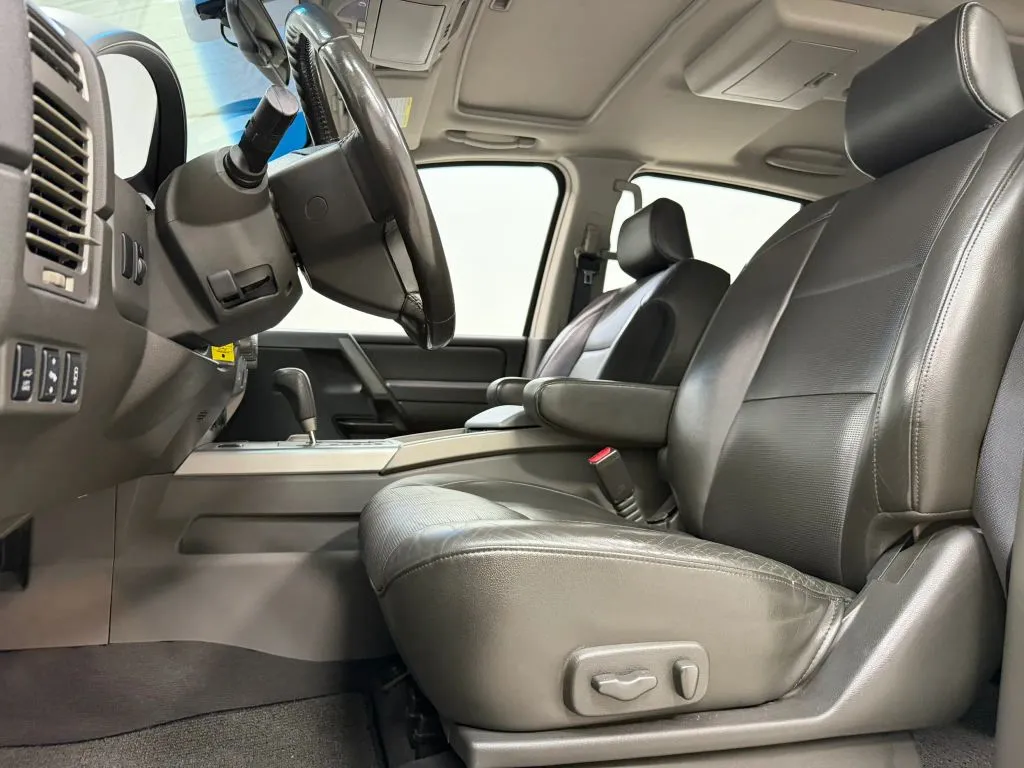 Nissan Armada photo 16