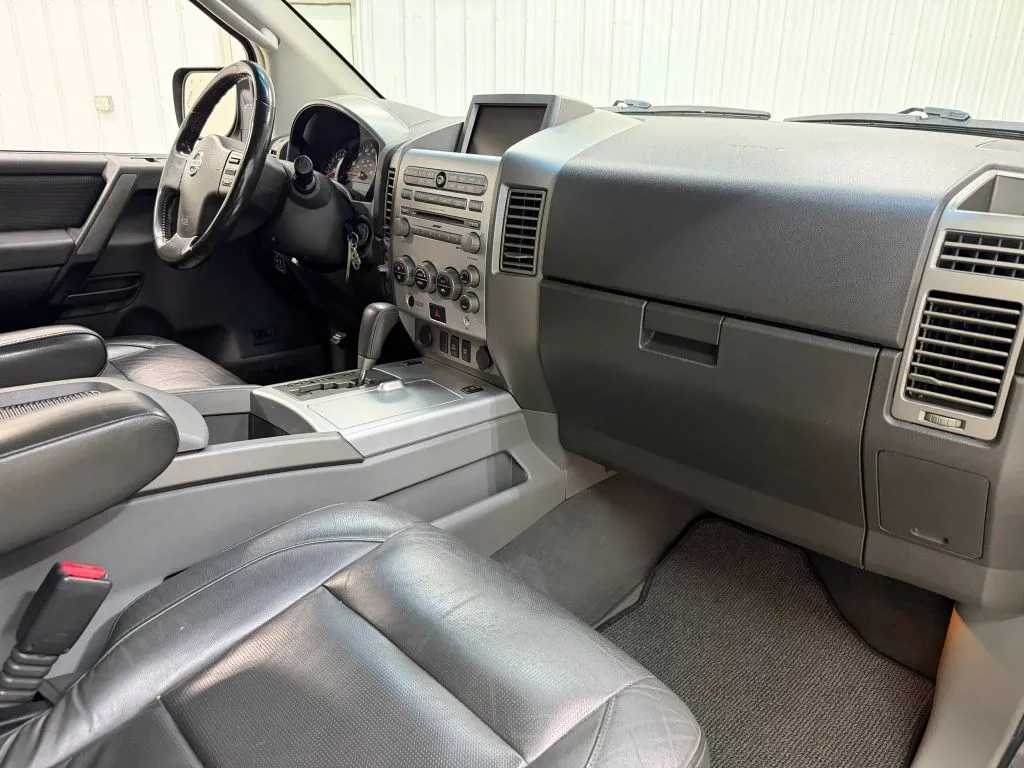 Nissan Armada photo 14