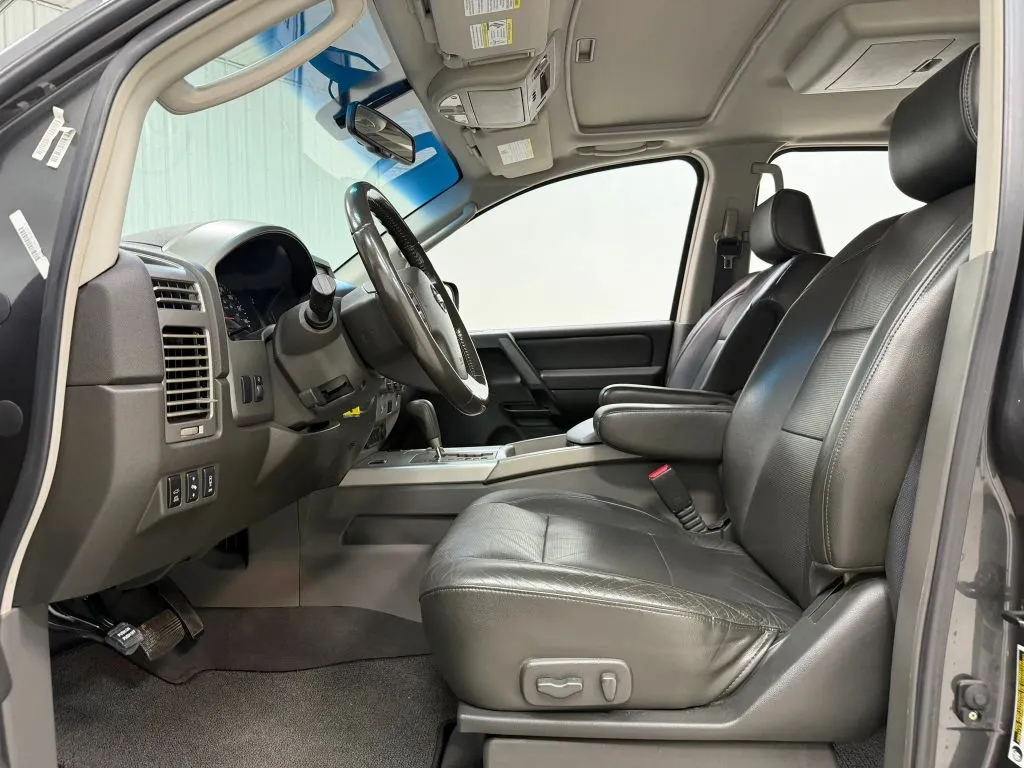 Nissan Armada photo 15