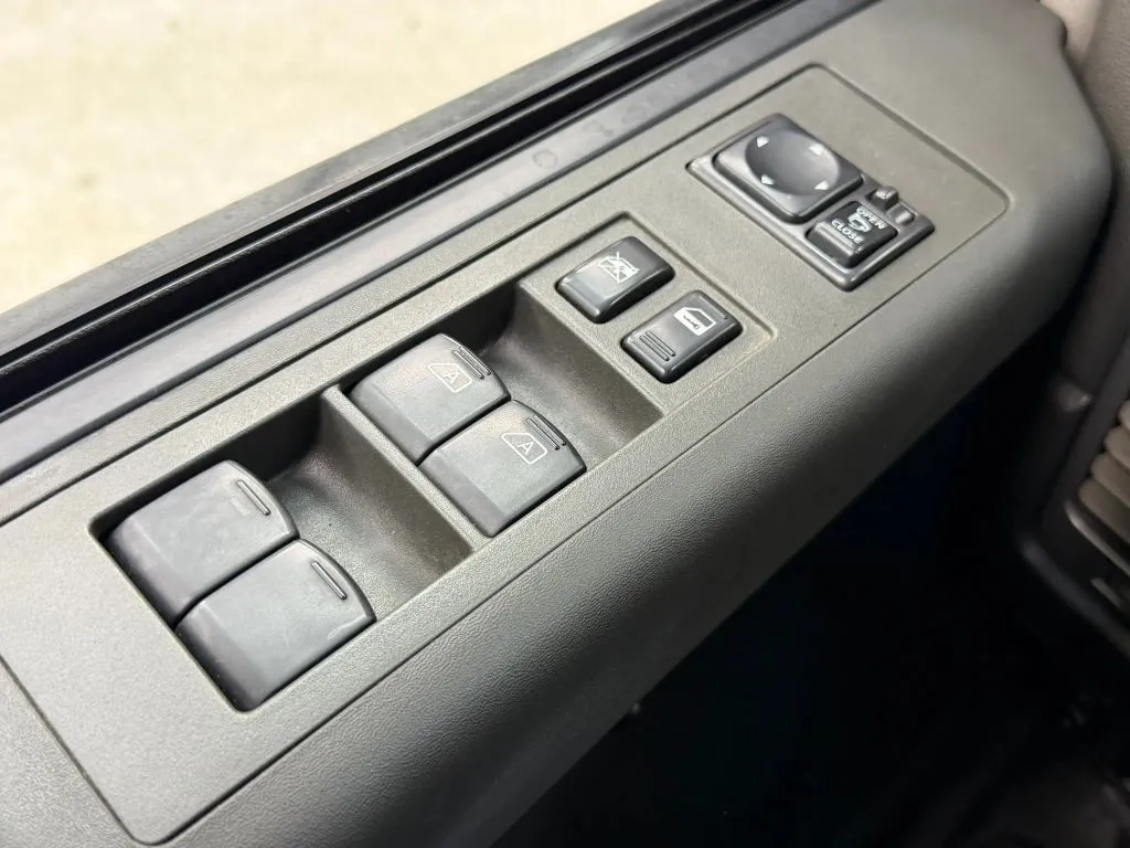 Nissan Armada photo 35