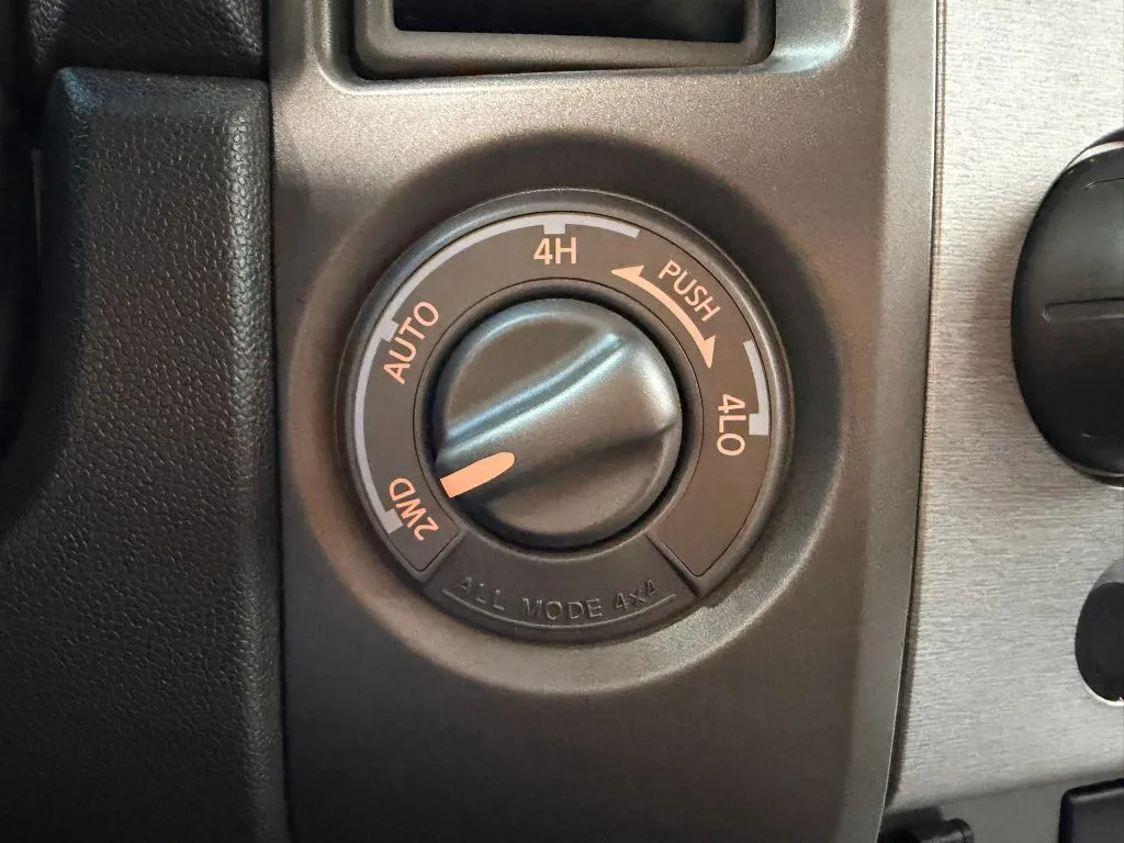 Nissan Armada photo 34
