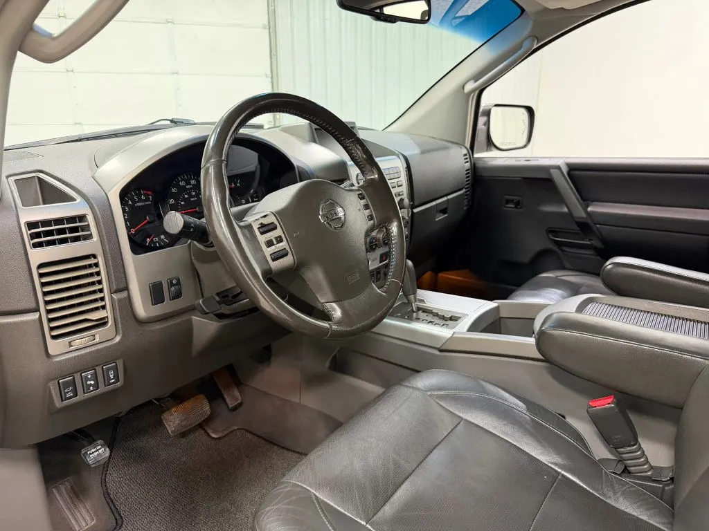 Nissan Armada photo 12