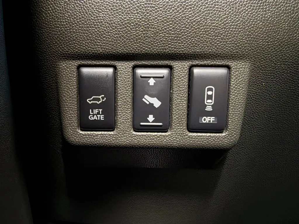 Nissan Armada photo 36