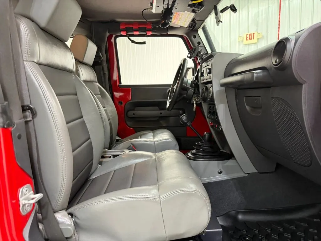 Jeep Wrangler photo 19
