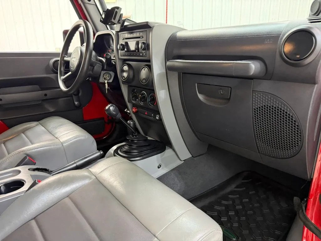 Jeep Wrangler photo 14