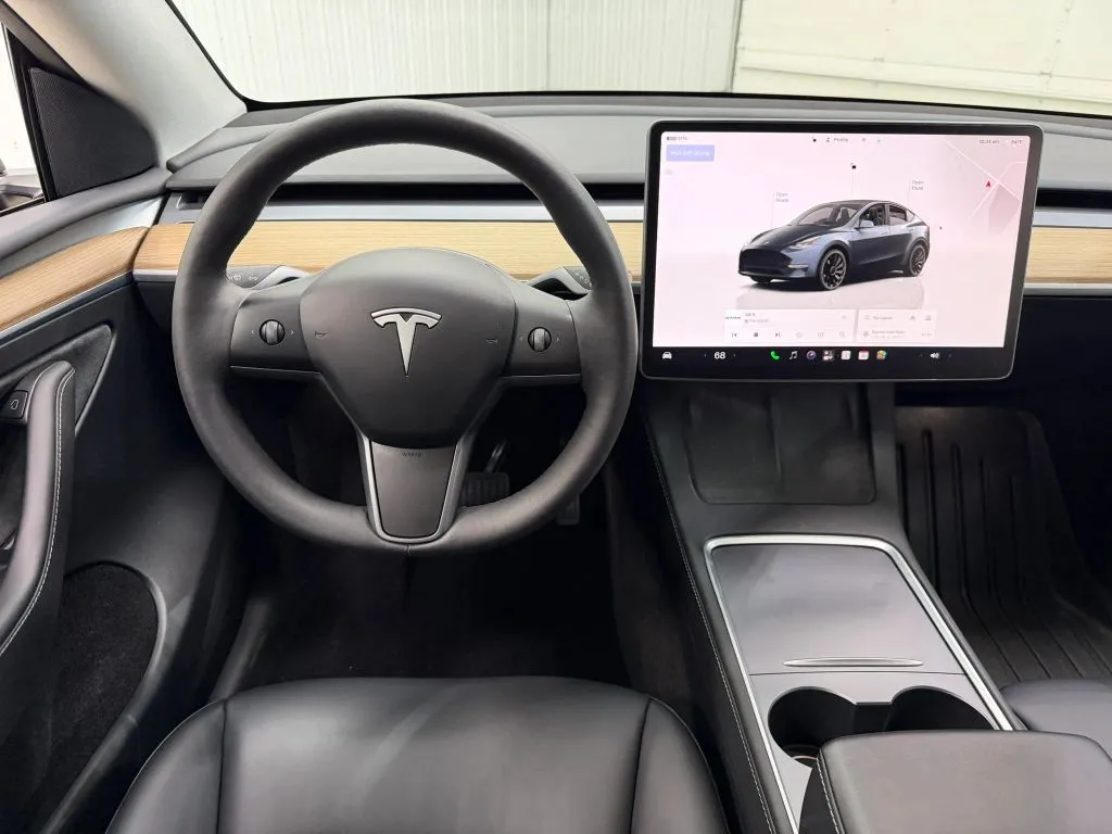 Tesla Model Y photo 20