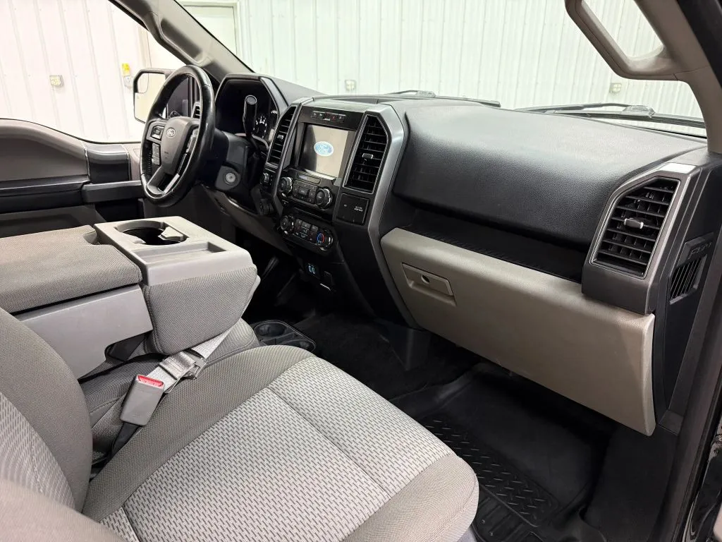 Ford F-150 photo 14