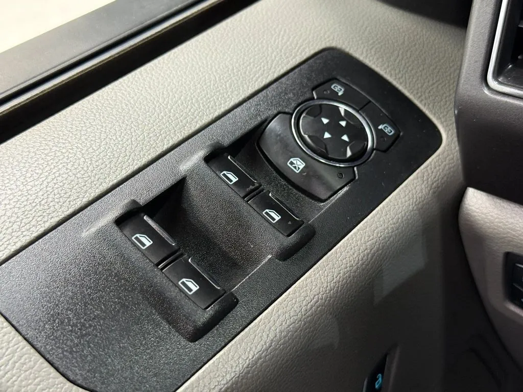 Ford F-150 photo 26
