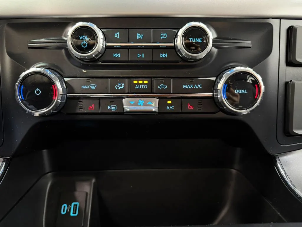 Ford F-150 photo 27
