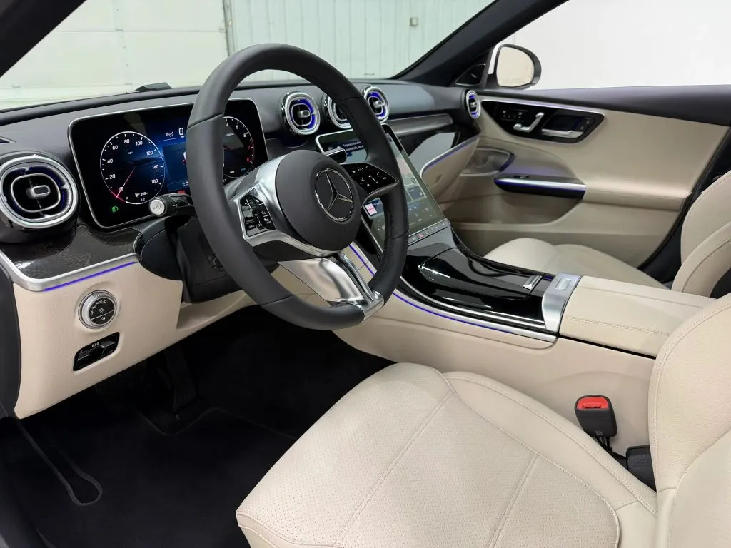 Mercedes-Benz C-Class photo 12