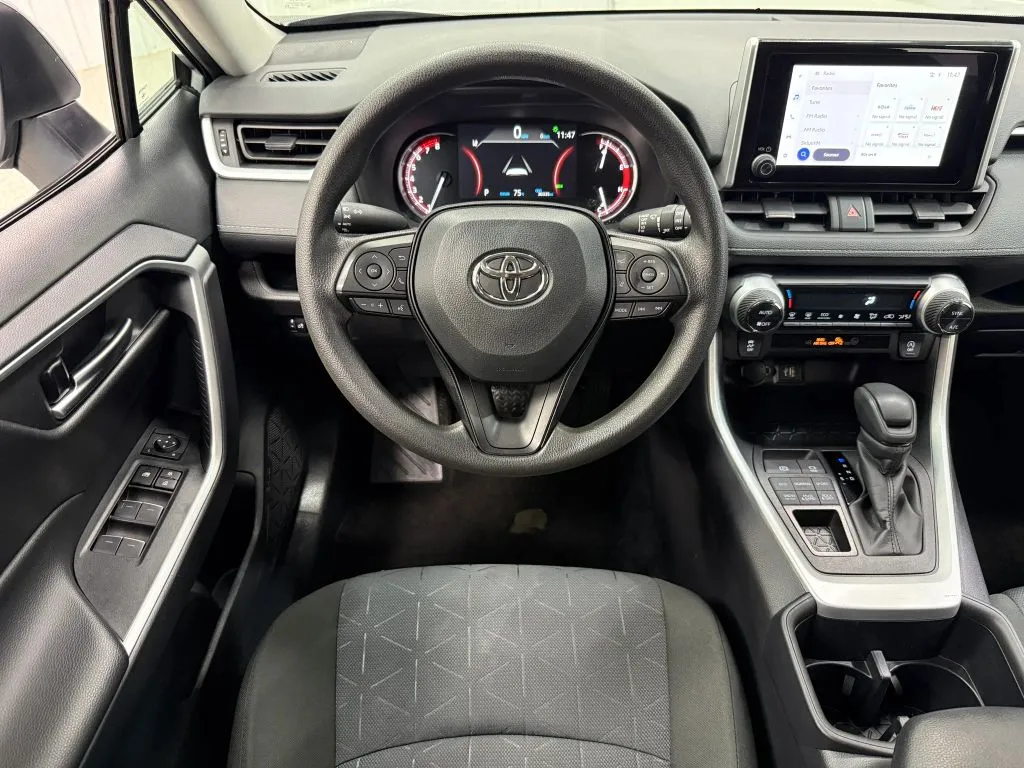 Toyota RAV4 photo 19