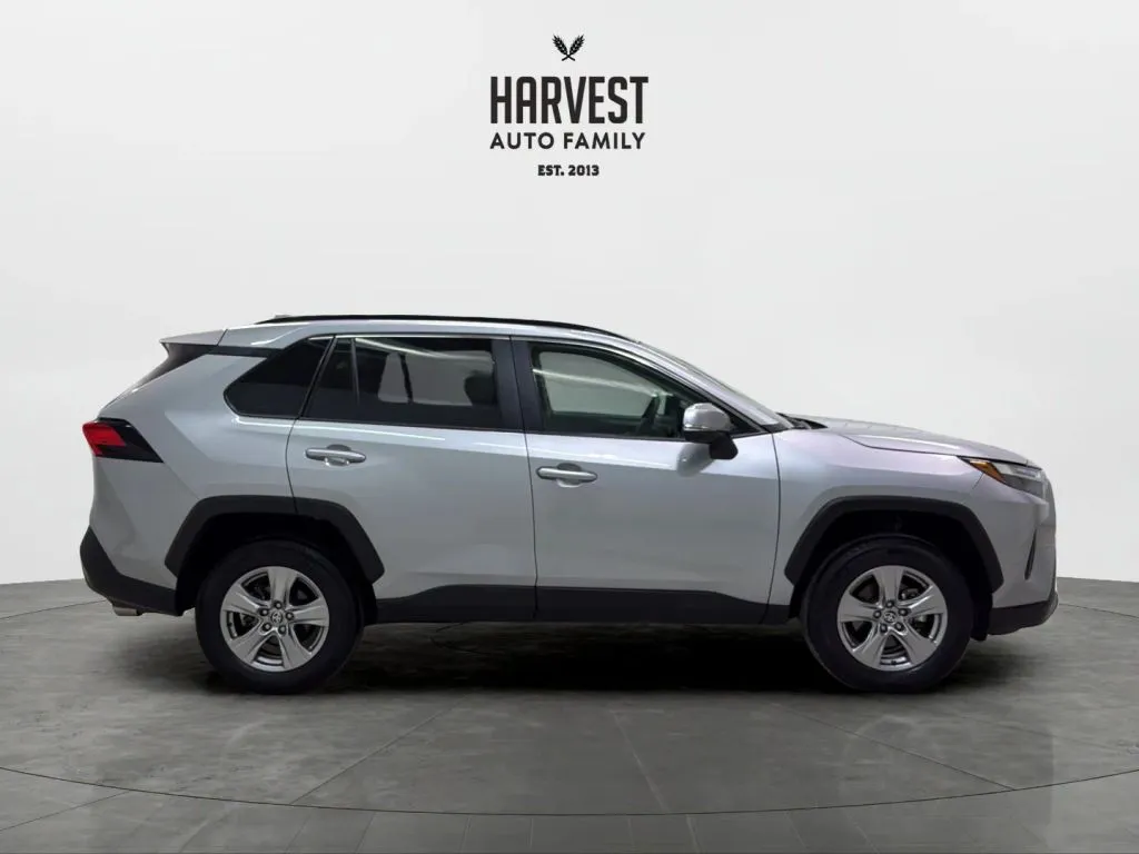 Toyota RAV4 photo 8