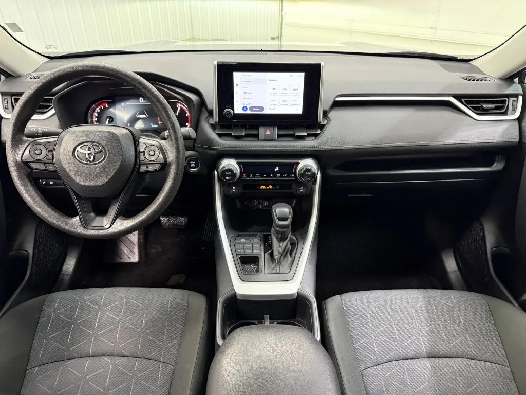 Toyota RAV4 photo 13