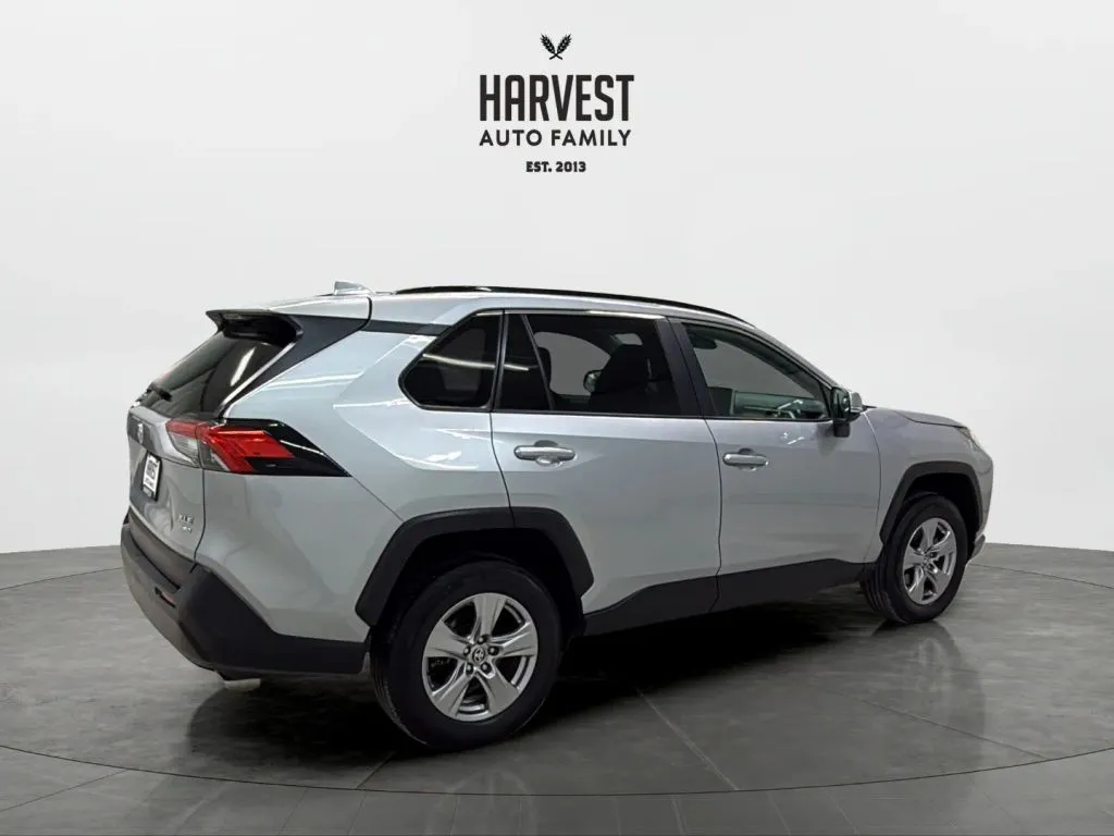 Toyota RAV4 photo 7