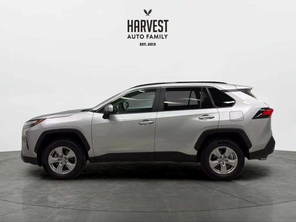 Toyota RAV4 photo 2
