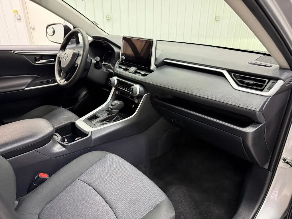 Toyota RAV4 photo 14