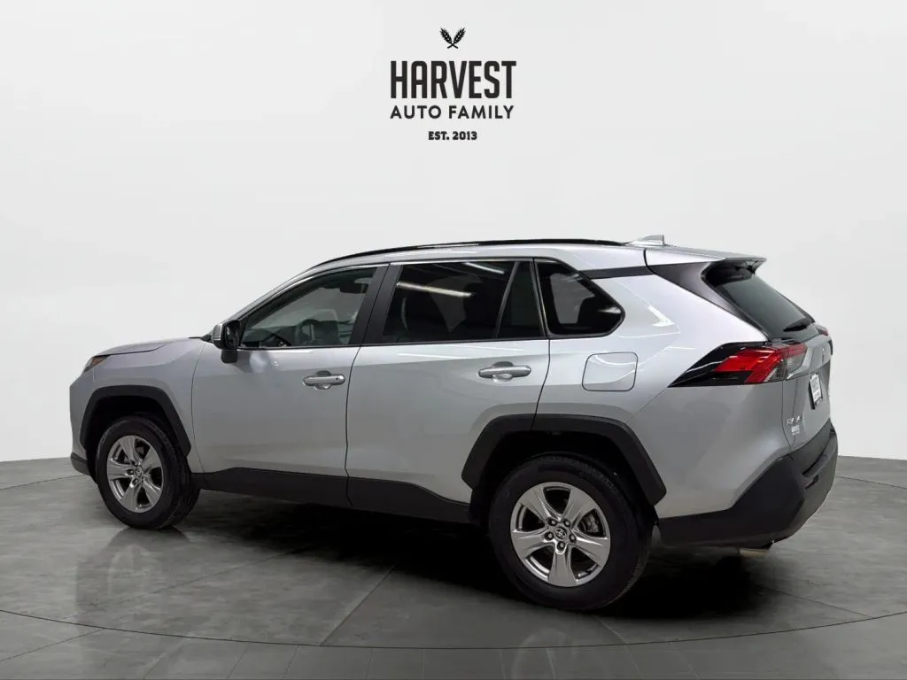 Toyota RAV4 photo 3