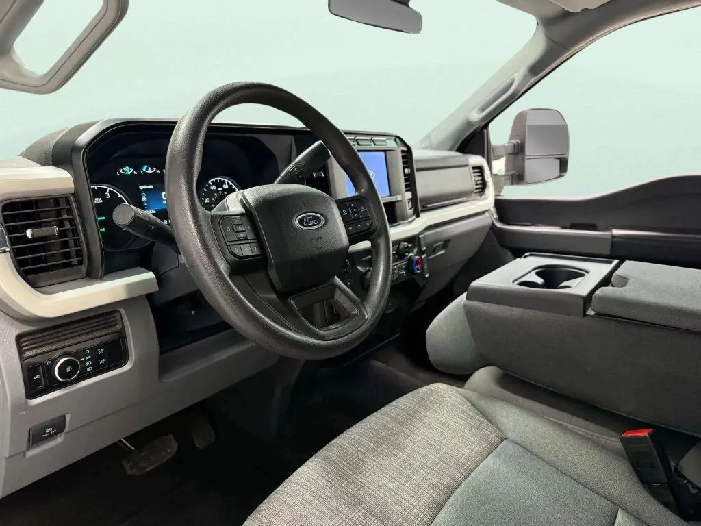 2024 Ford F-250 photo 14