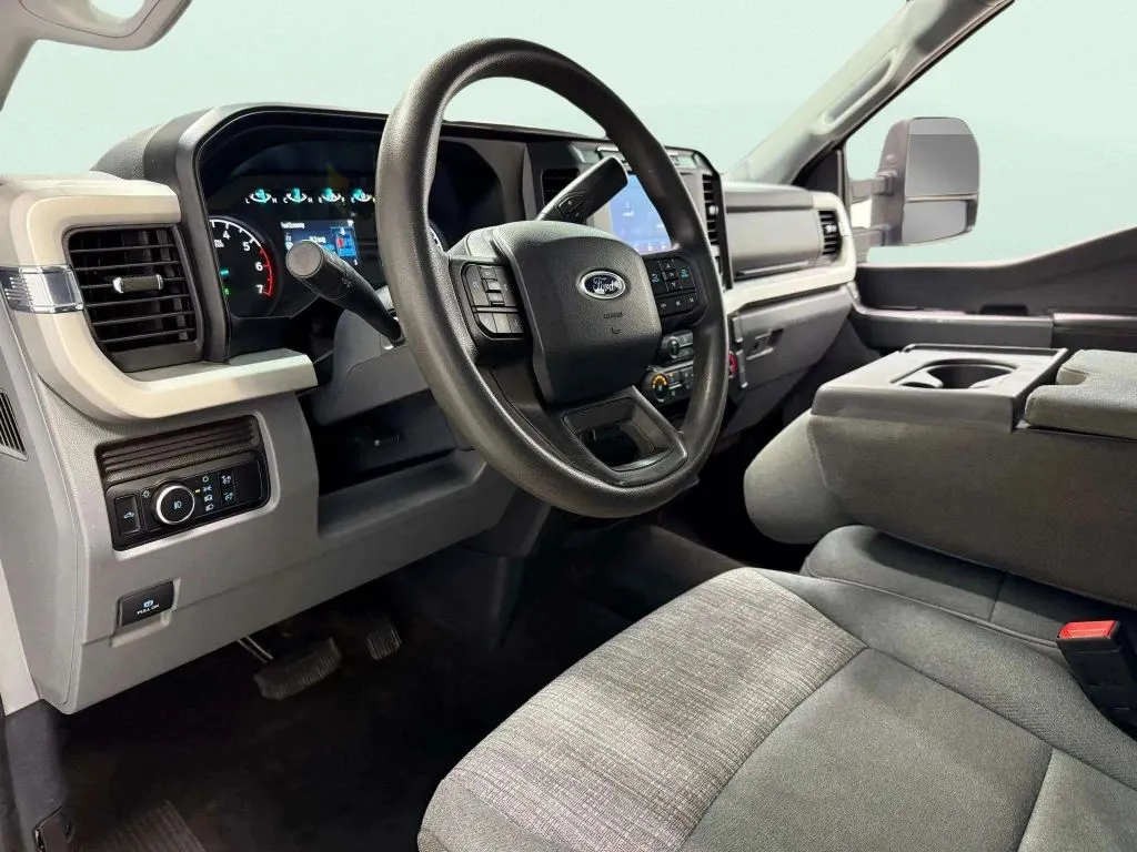 2024 Ford F-250 photo 12