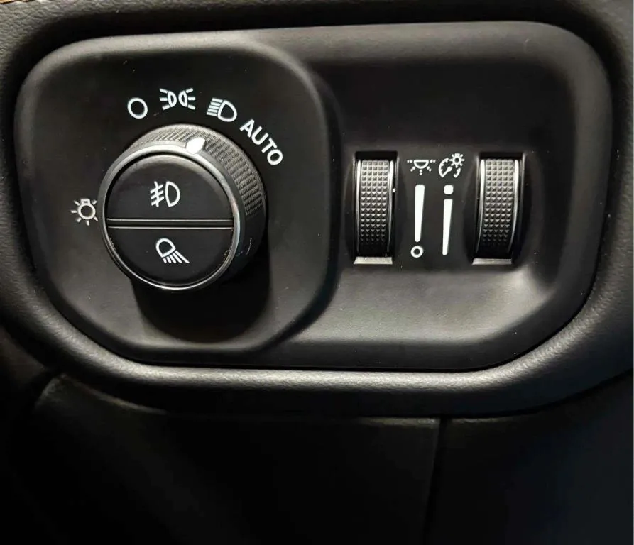 2024 Ram 3500 Longhorn photo 11
