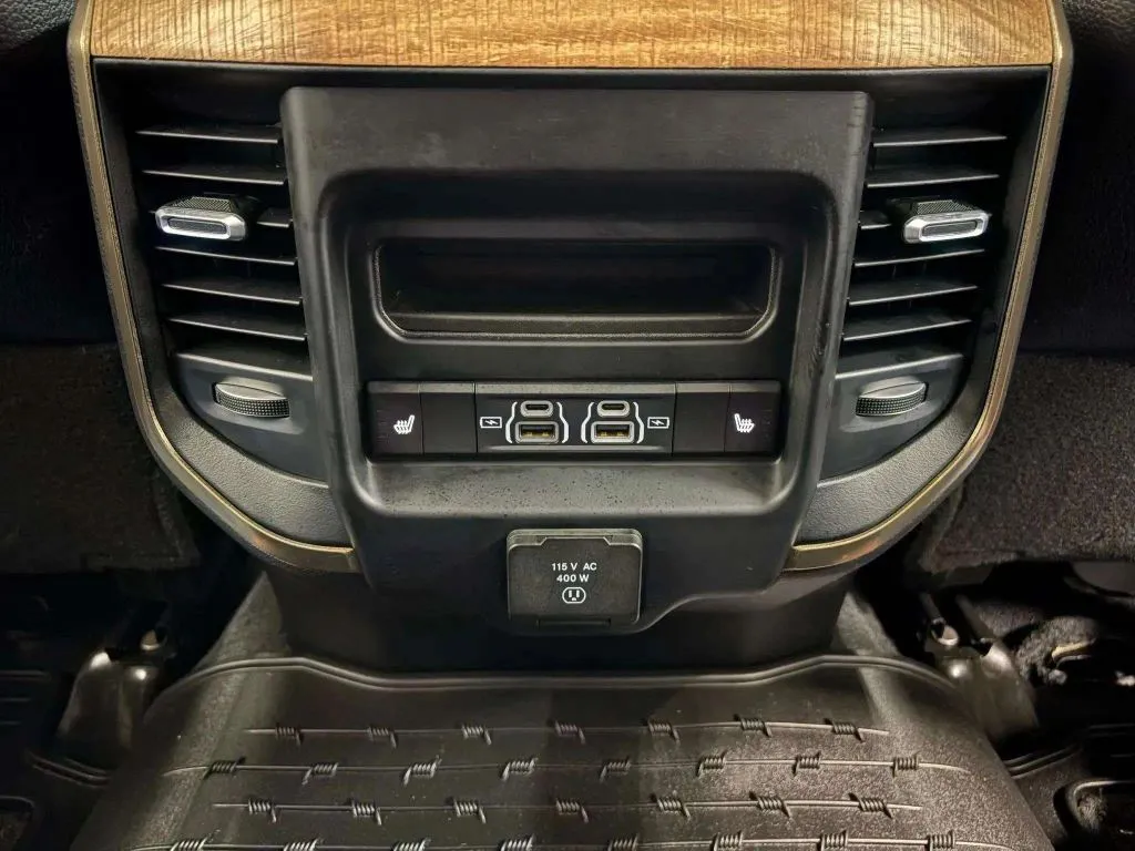 2024 Ram 3500 Longhorn photo 28