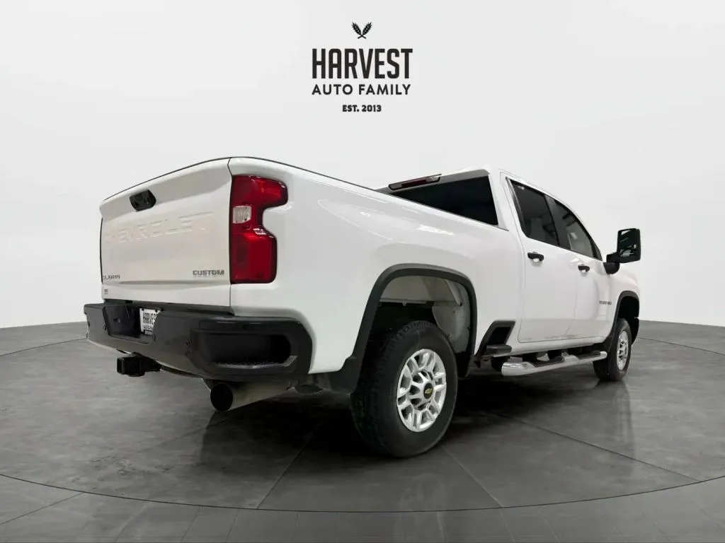 2024 Chevrolet Silverado 2500HD Custom photo 2