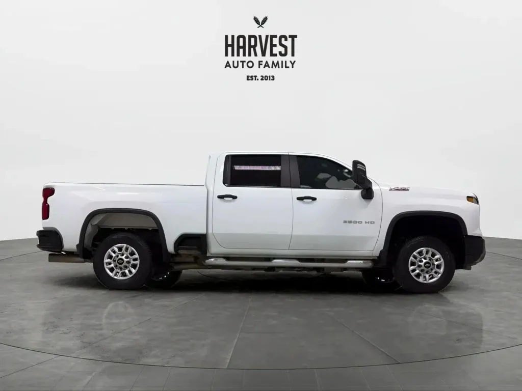2024 Chevrolet Silverado 2500HD Custom photo 11