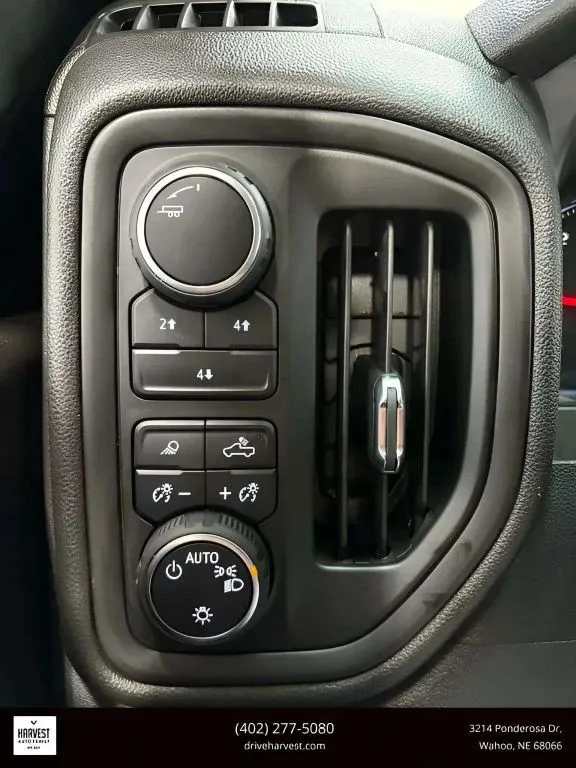 2024 Chevrolet Silverado 2500HD Custom photo 8