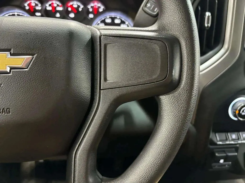 2024 Chevrolet Silverado 2500HD Custom photo 15