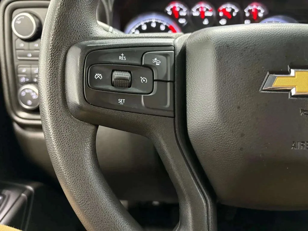 2024 Chevrolet Silverado 2500HD Custom photo 8