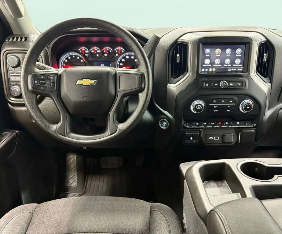 2024 Chevrolet Silverado 2500HD Custom photo 5