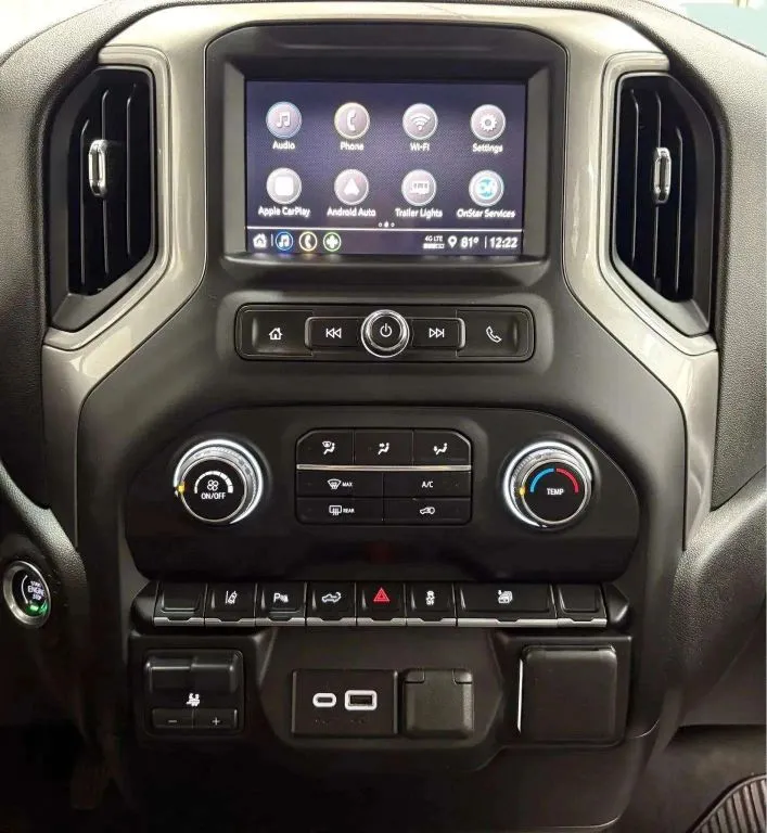 2024 Chevrolet Silverado 2500HD Custom photo 6