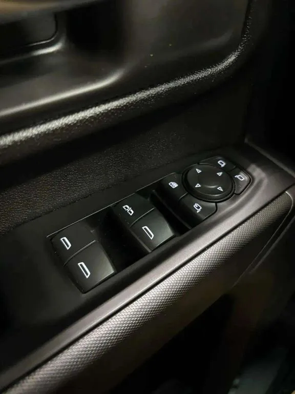 2024 Chevrolet Silverado 2500HD Custom photo 14
