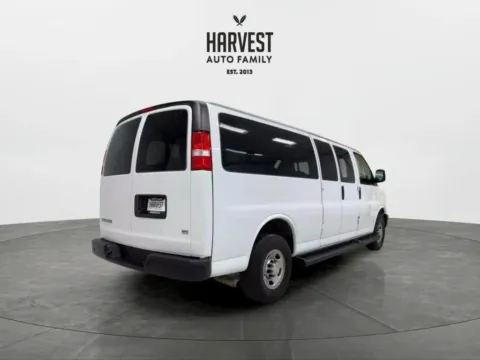 More photos of 2022 Chevrolet Express 3500 Passenger LS Extended Van 3D at Harvest Auto Family, NE