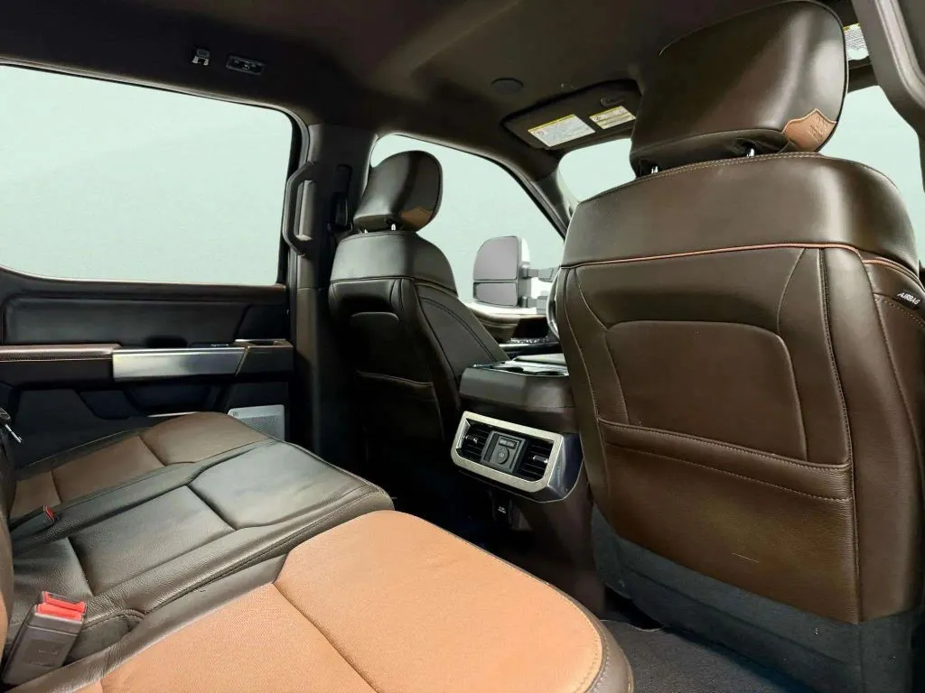 2025 Ford F-250 photo 4