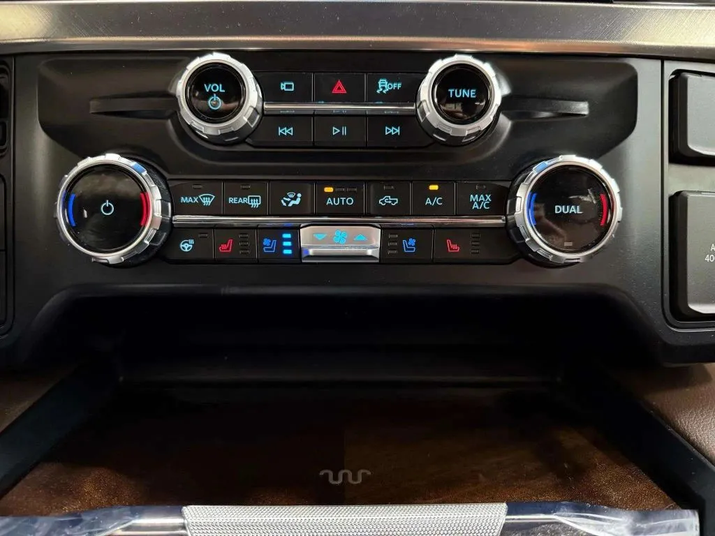 2025 Ford F-250 photo 26