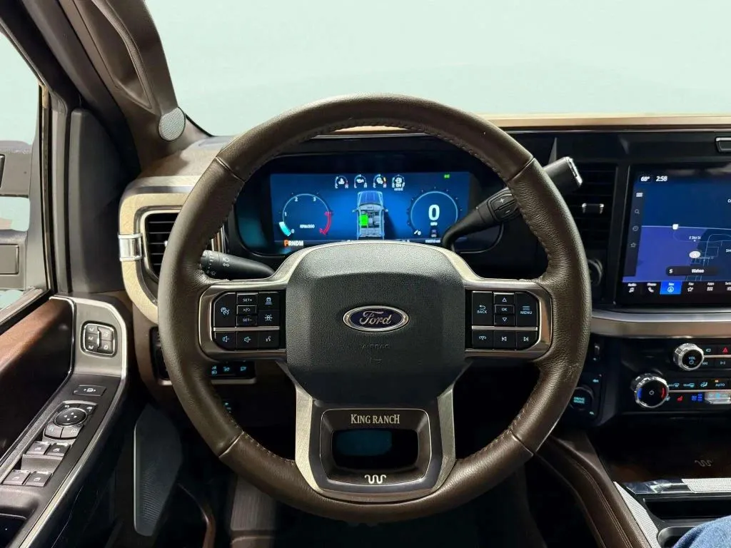 2025 Ford F-250 photo 5
